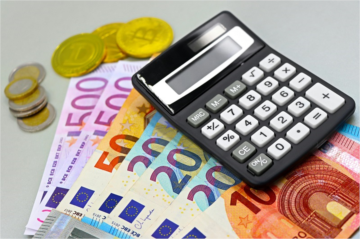 Cost of Immigrating to Canada Through Express Entry – Complete 2025 Guide